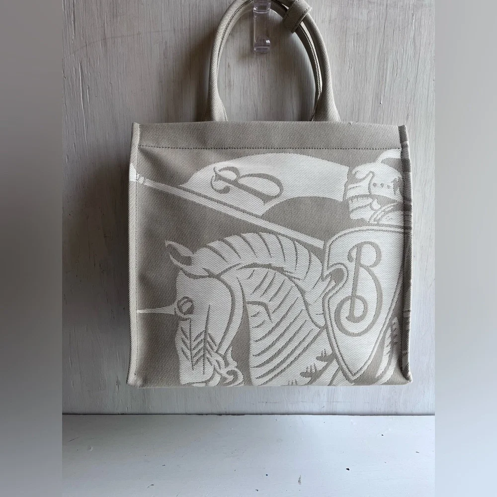 BURBERRY Canvas Tote Bag- Hunter IP Pattern